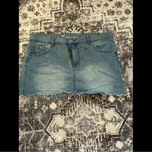 Denim Frayed Hem Jean skirt